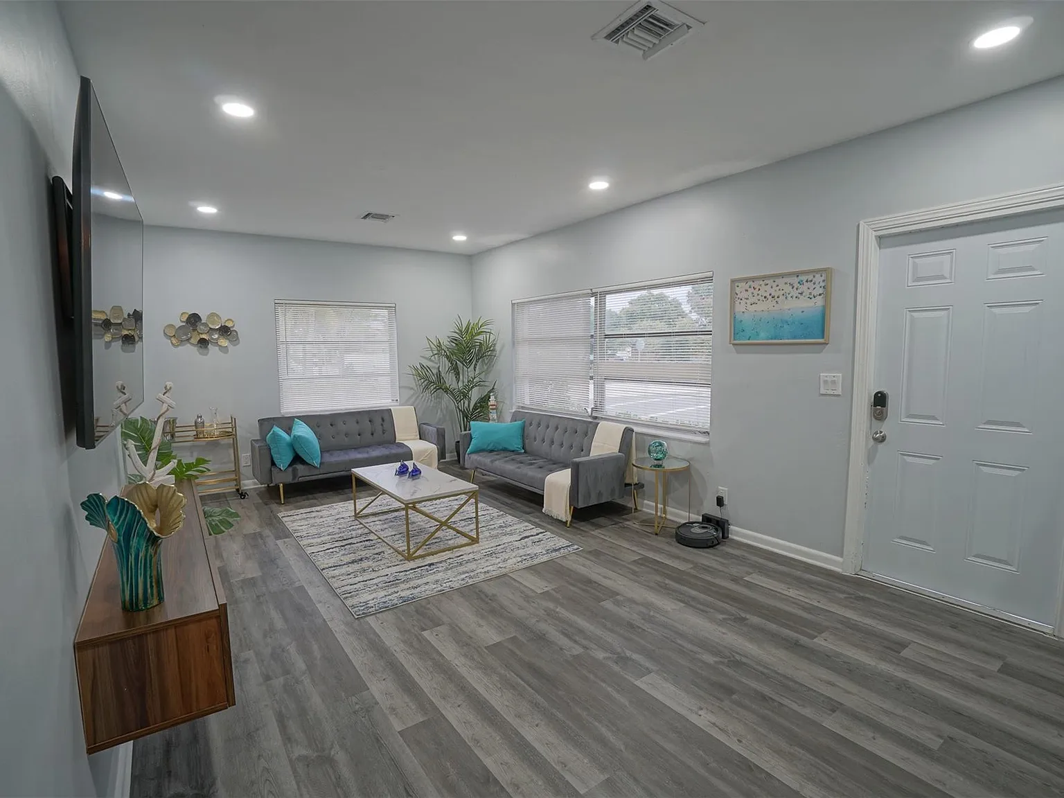 3 bed, 2.0 bath, 1340 sqft, $3,500 — Photo 1