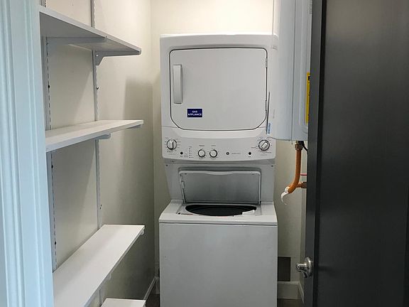 Walk in Pantry / Laundry