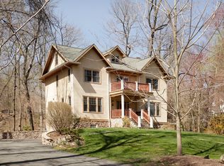 109 Hanover Rd, Mountain Lakes, NJ 07046
