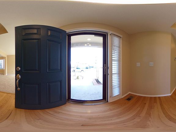 Main Floor Foyer/Stairs