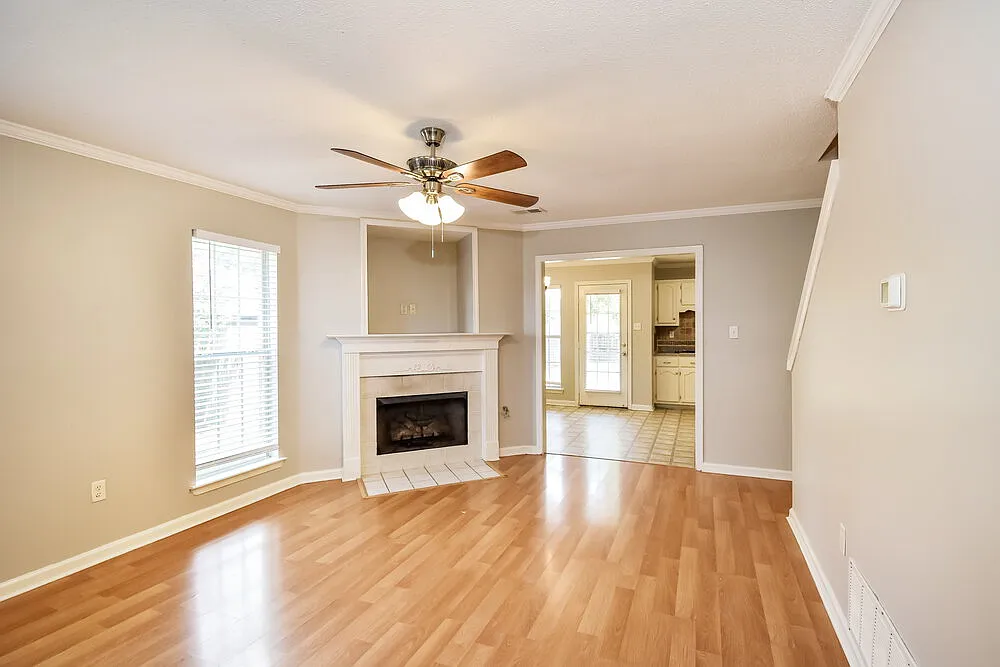 3 bed, 2.0 bath, 1700 sqft, $1,885 — Photo 4