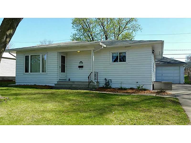 1059 Regent St NE photo 1