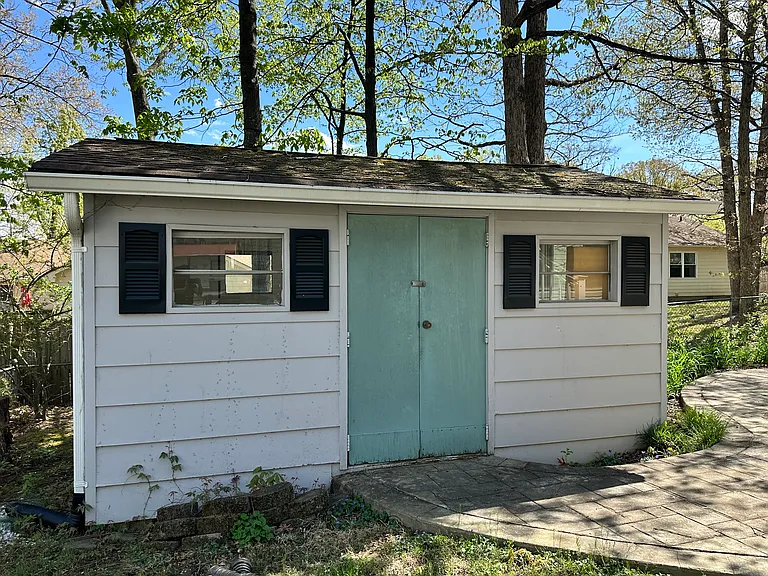 310 Azalia Dr — Photo 47