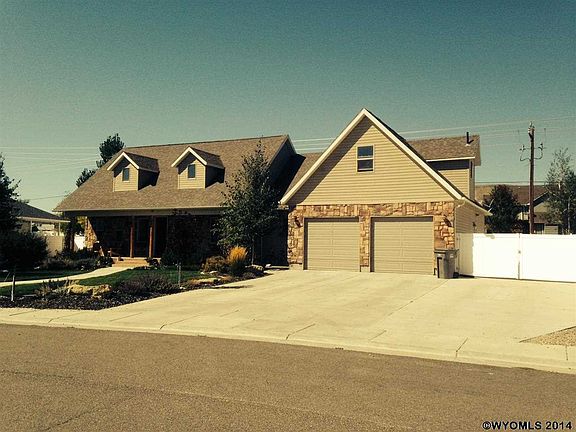 2nd image of 920 Peachwood Dr
