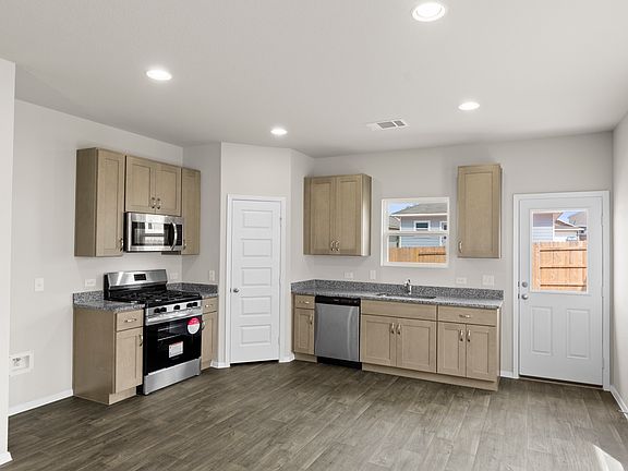 4th image of 11521 Murano Dr