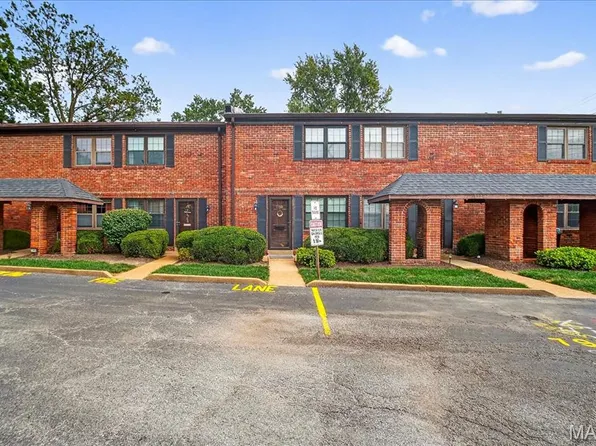 7910 Royal Arms Ct, Saint Louis, MO 63123