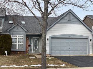 1212 Manchester Dr, Mundelein, IL