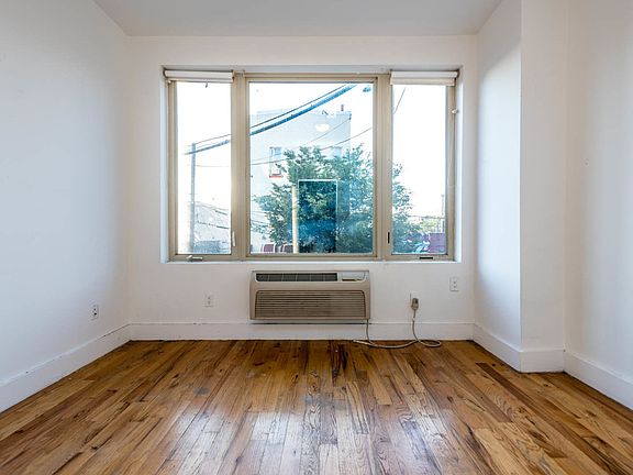 4th image of 148 Jefferson St APT 2B