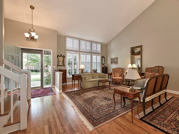 3rd image of 112 Kilchurn Ln