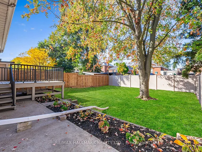 66 Ferncroft Dr — Photo 36