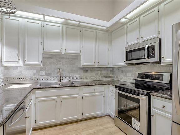 3rd image of 629 La Maison Dr