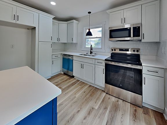 2nd image of 2633 Brentwood Pl