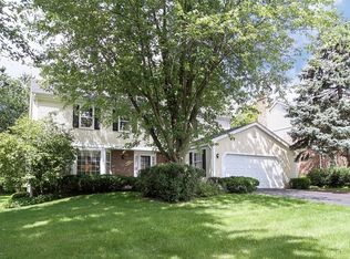 140 Hilltop Ave, Barrington, IL 60010