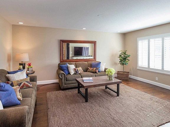 4th image of 489 Barron Park Ct