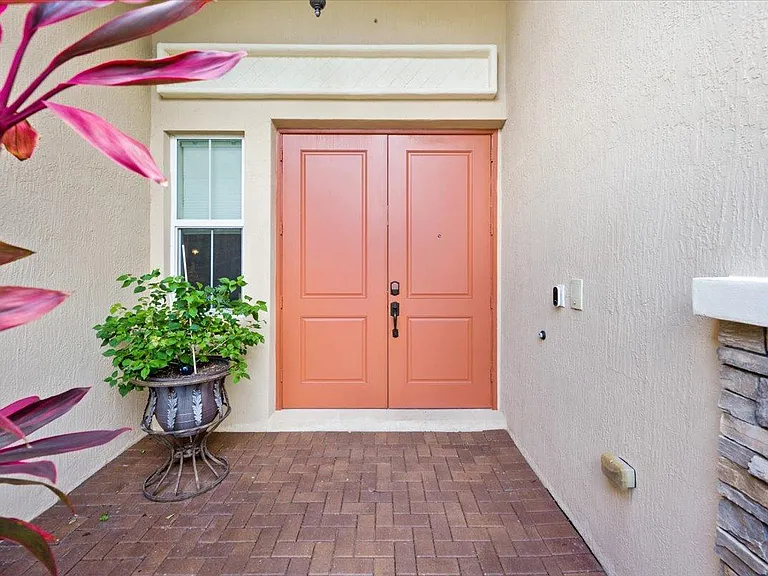8152 Butler Greenwood Dr — Photo 3