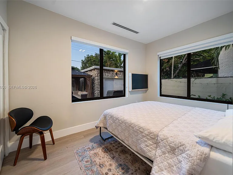 1663 SW 13th St — Photo 47