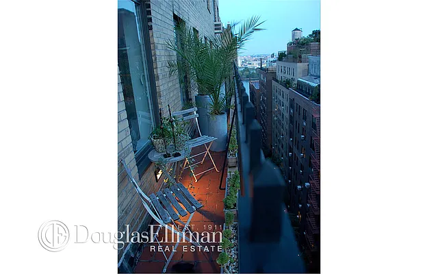 Sold by Douglas Elliman | media 10