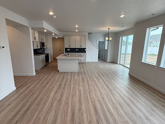 2nd image of 1675 S 3825 W Suite 223