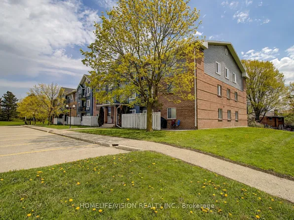 271 Eiwo Ct #310, Waterloo, ON N2K 2M8