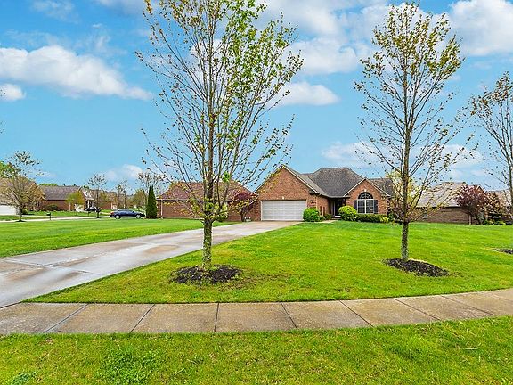 2nd image of 1037 Bay Colony Dr