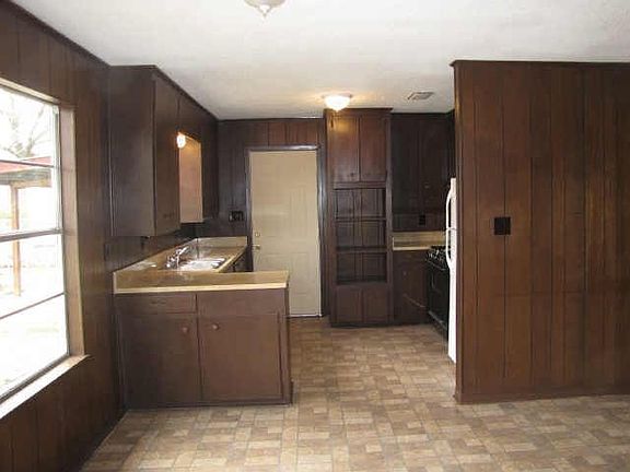 4th image of 1009 Cornelia St