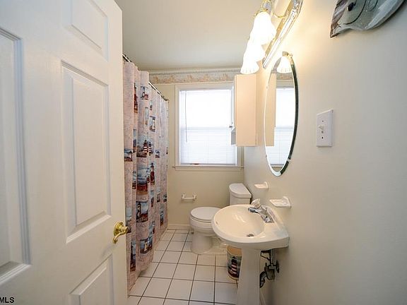 3rd image of 820 Saint Charles Pl #1