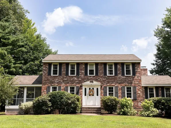 41 Golden Oaks Drive, Salem, NH 03079