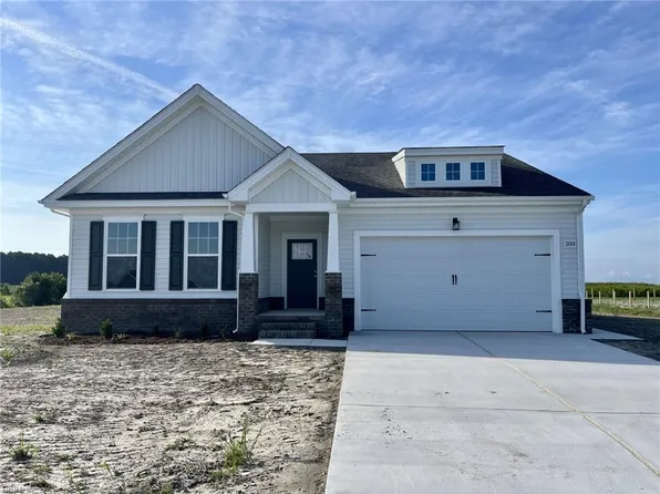 203 Strawberry Acres Dr, Elizabeth City, NC 27909