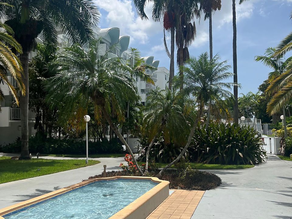 Montecarlo of Miami Condominium outdoor area