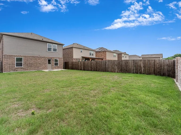 445 Grenada Lake Dr — Photo 35