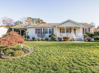 5 Royal Oak Dr, Cream Ridge, NJ 08514