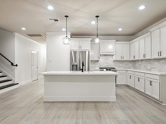4th image of 2732 Rogliano Ln