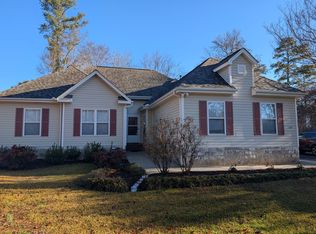 104 Wellington Dr, Greenwood, SC 29649