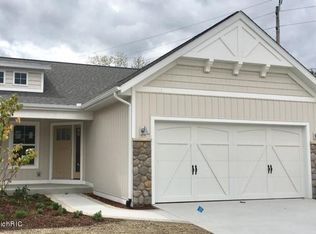 576 Riverbank Cir, Zeeland, MI 49464