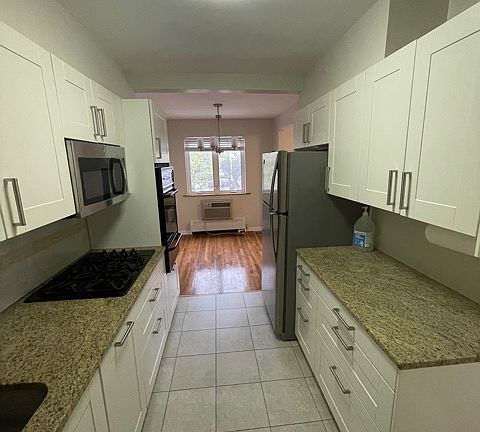 4th image of 20-18 47th St #3