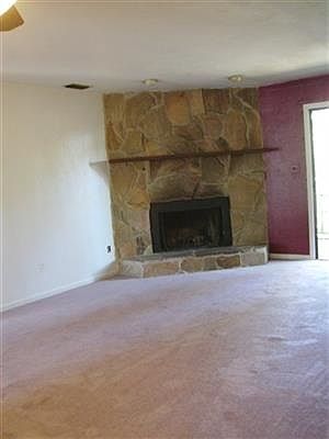 5th image of 2438 Diehl Dr