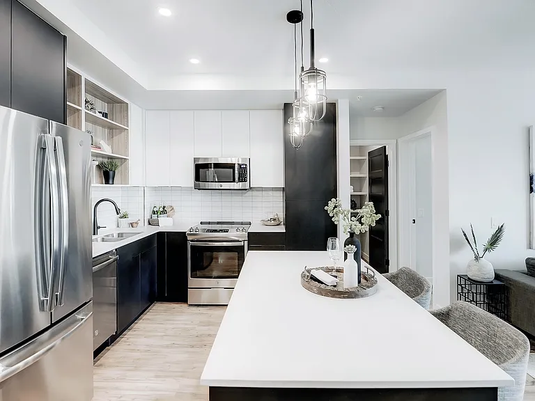 4135 University Ave NW — Photo 12
