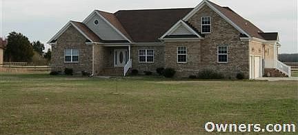 On 4 acres, Hickory schools