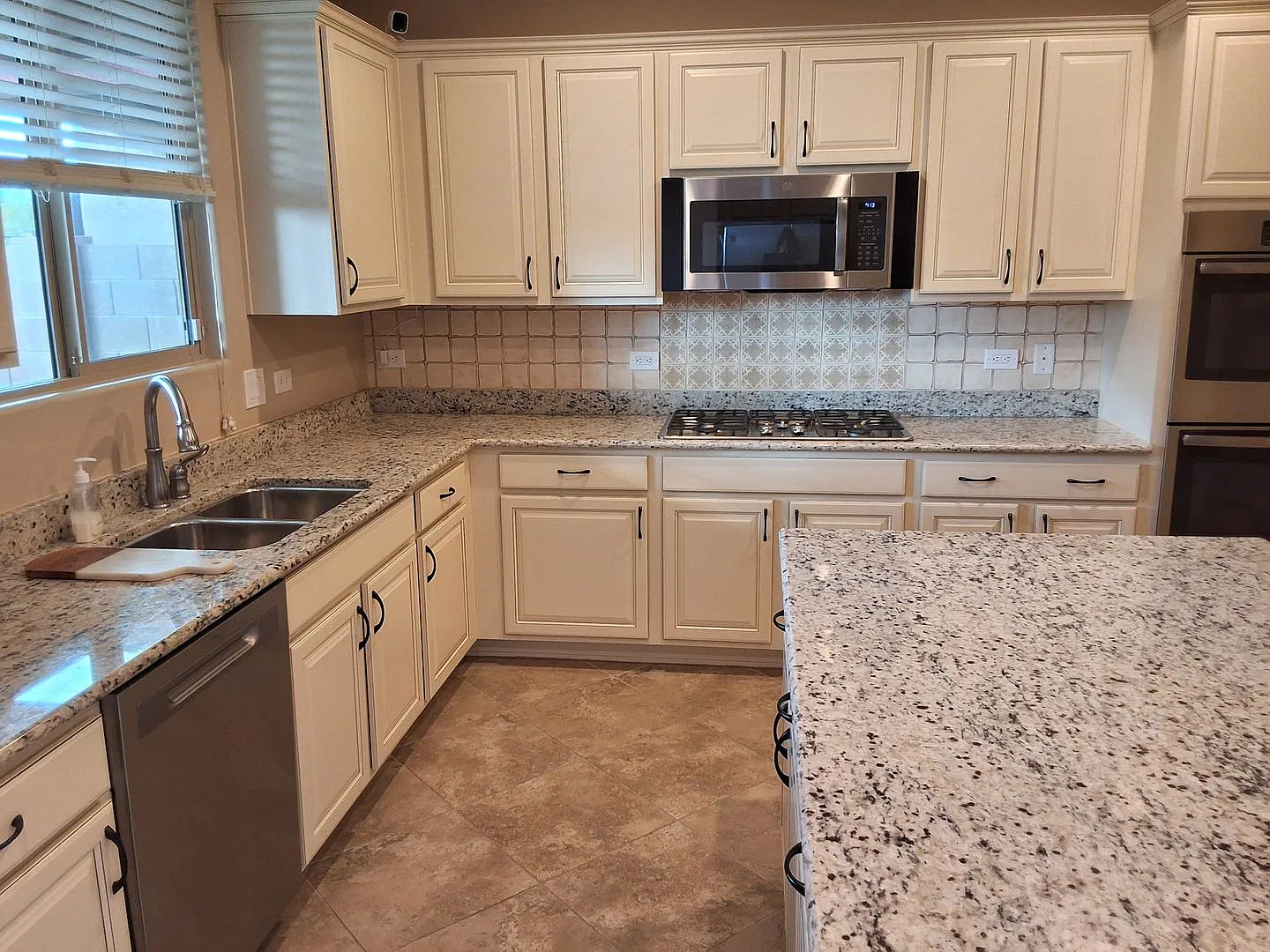 Discover exceptional living at The Preserve at Dove Mountain- 2Bdrm+ DEN, 2 Bath — Photo 4