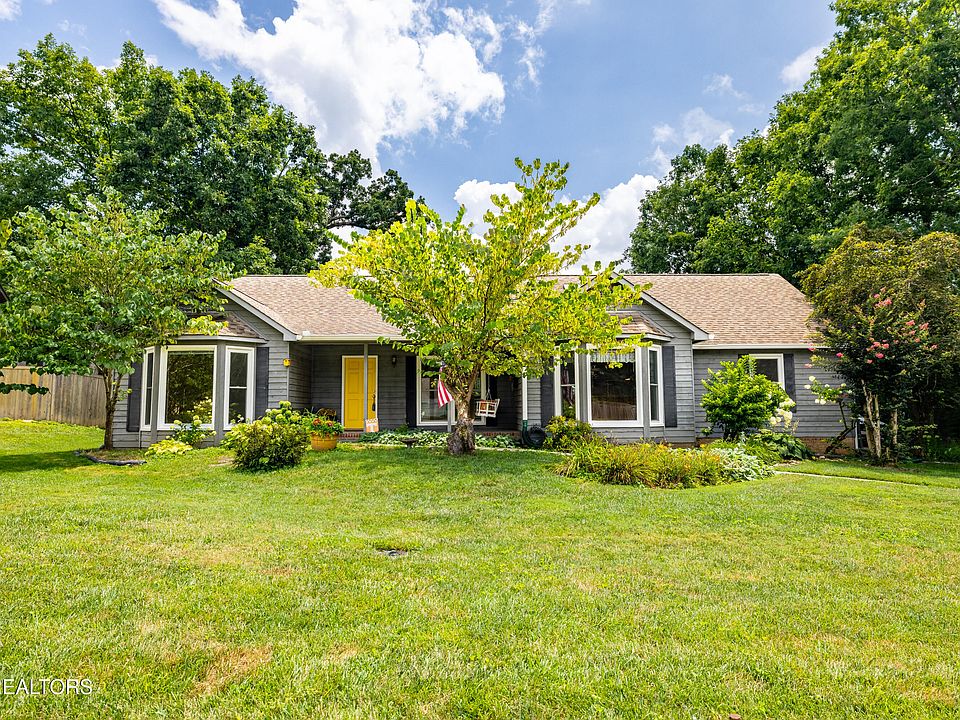 1st image of 3216 Roanoke Cir