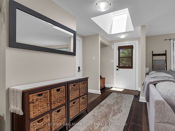 4th image of 17 Benjamin Ln