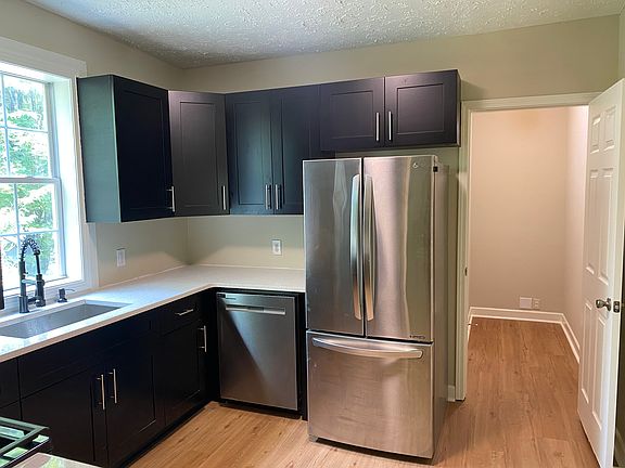 3rd image of 1317 Arkwright Pl SE