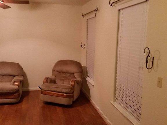 5th image of 9823 Plaza View Way