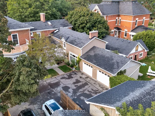 99 Bridge St E #5, Belleville, ON K8N 1M2