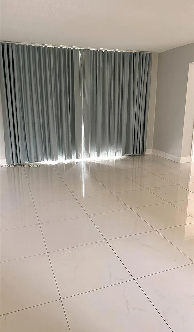 Rosales Condo — Photo 3