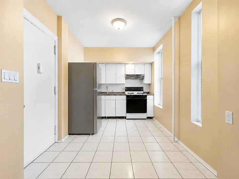 460 Ovington Ave #2A