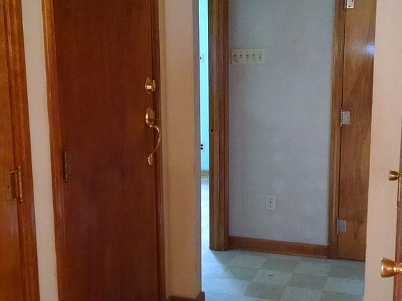 4th image of 1023 N 12th St