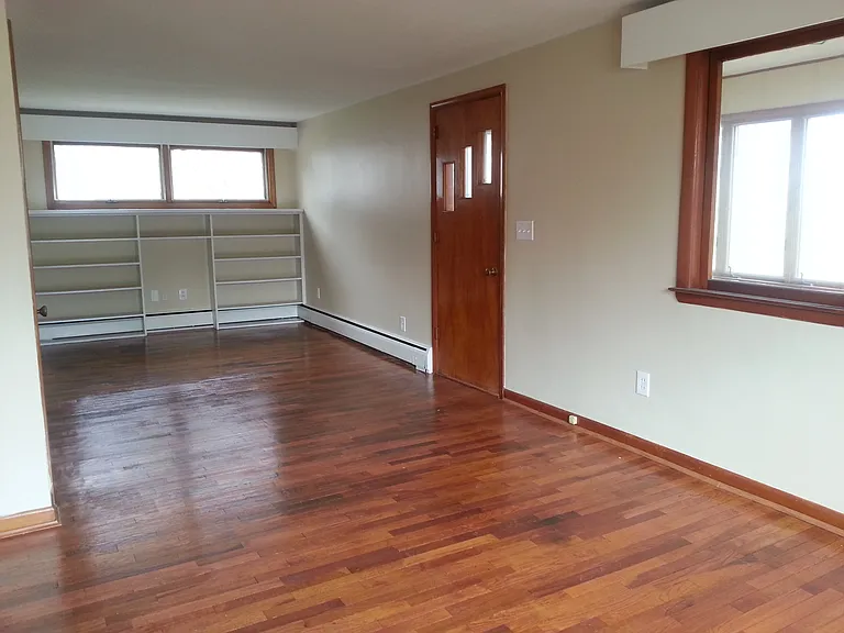 117 Lakeside Dr — Photo 4