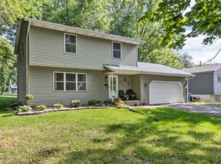 415 7th St NW, Mount Vernon, IA 52314
