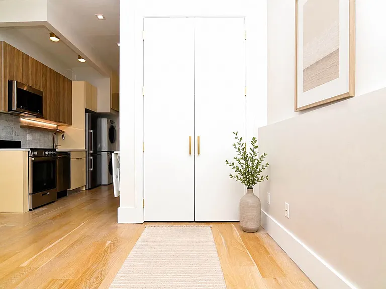 164 S 3rd St #4B — Photo 6